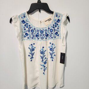 Savanna Jane NEW Sleeveless White and blue embroidered floral blouse/ top- Small